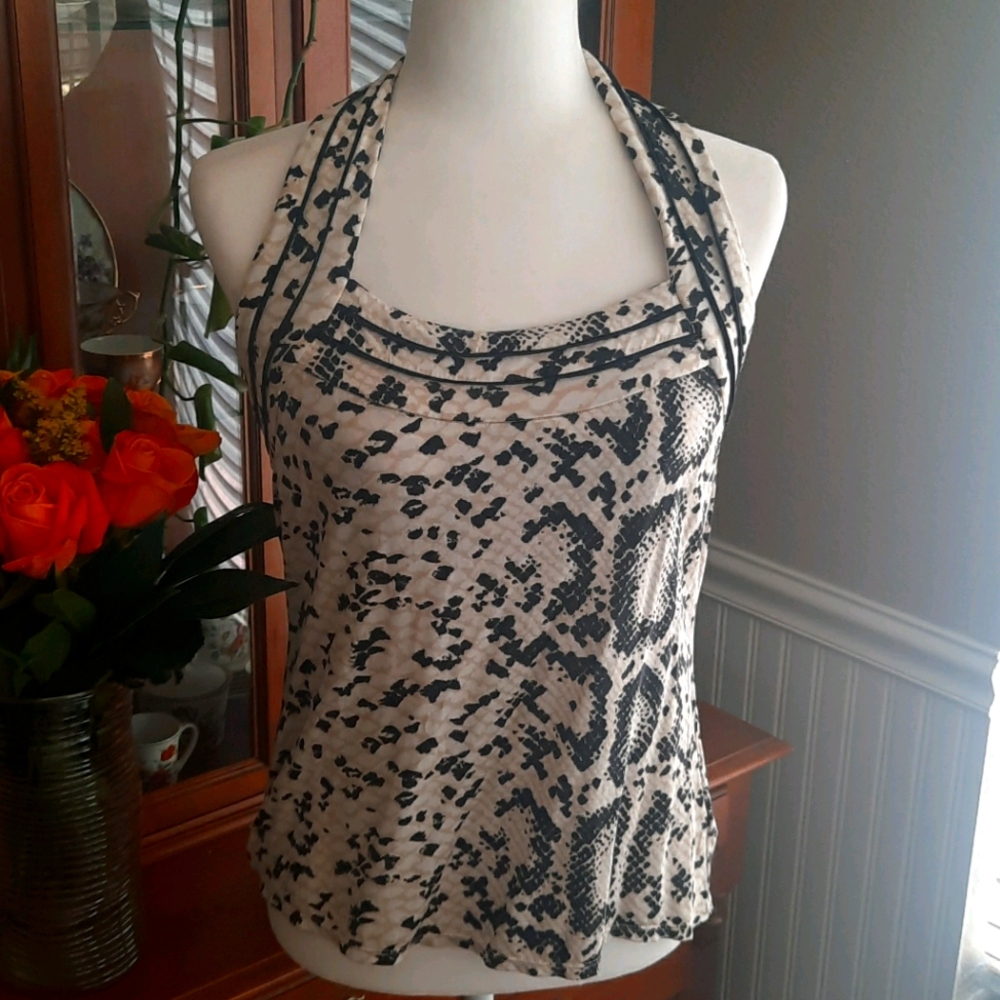 White House Black Market top